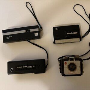 Lot of 4 Kodak cameras